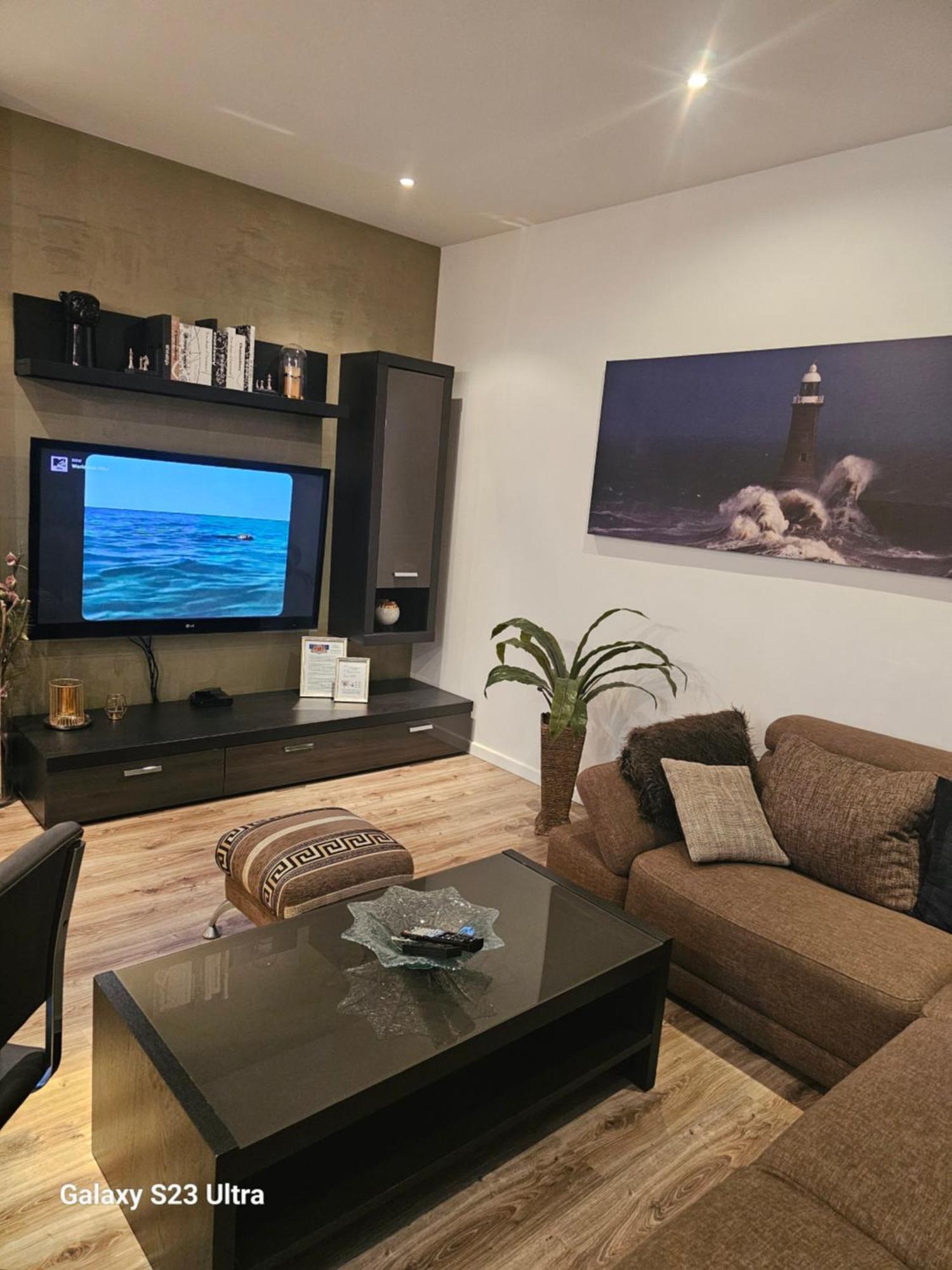Modern 2 Bedroom Apartment In The City Centre Рига Экстерьер фото